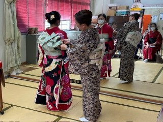 木久学院の師範二級合同講義 振袖の着付
