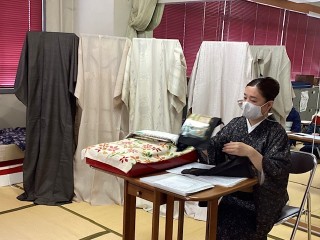 木久学院の高等師範科 7月は和服地から 織生地について