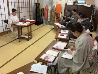 師範三級　振袖他装解説付査定と和服地講義