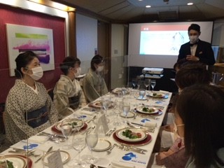 木久学院の高等師範科 5月は「きものTPOとテーブルマナー」