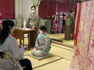 木久学院の基礎科合同講義 きものの調和美と一般作法
