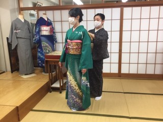 木久学院の師範二級合同講義 振袖の着付け