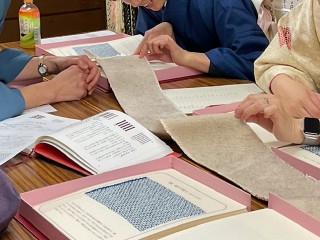木久学院の師範科コース 振袖の他装査定と和服地の講義
