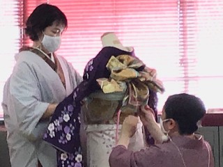 木久学院の着付け勉強会 たちばなの会 11月は成人式の帯結び