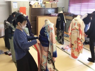 木久学院の高等師範科　１１月は他装　(振袖着付の基本)