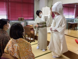 木久学院の前期専門科　花嫁の出来るまで