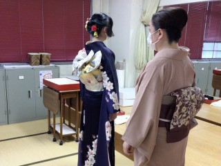木久学院の師範2級 合同講義 振袖の着付