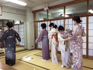 木久学院の着付け技術テスト